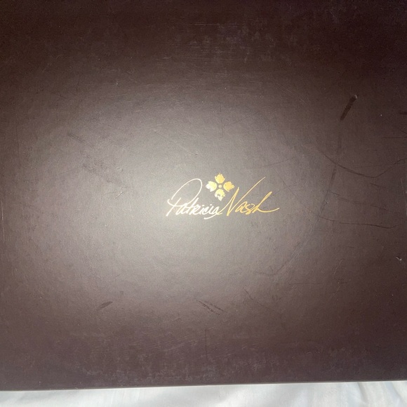 Patricia Nash Purse + mini Handbag - Picture 2 of 2